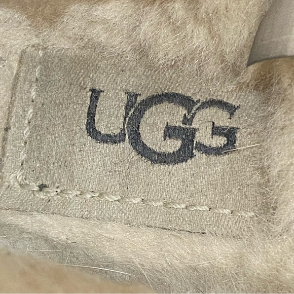 UGG Ansley Women’s 7.5 Black Suede Shearling Moccasin Slippers - Picture 8 of 10